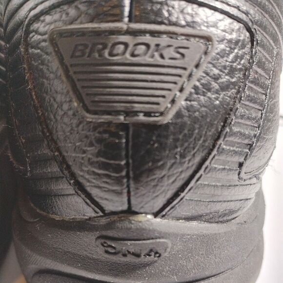 Men\'s 13 2E  W Wide Brooks Addiction Walker 2 1103182E072 Black Leather Shoes